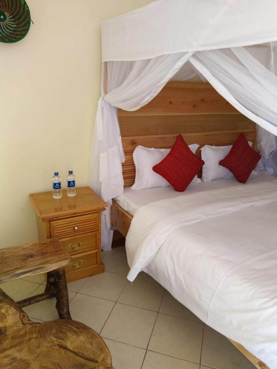 Machakos Suites Luxury Hotel ภายนอก รูปภาพ